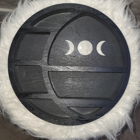 Round Moon Shelf - Picture 4 of 4